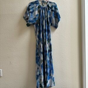 ASOS DESIGN angel sleeve plisse maxi dress with trapeze hem in blue print Size 6